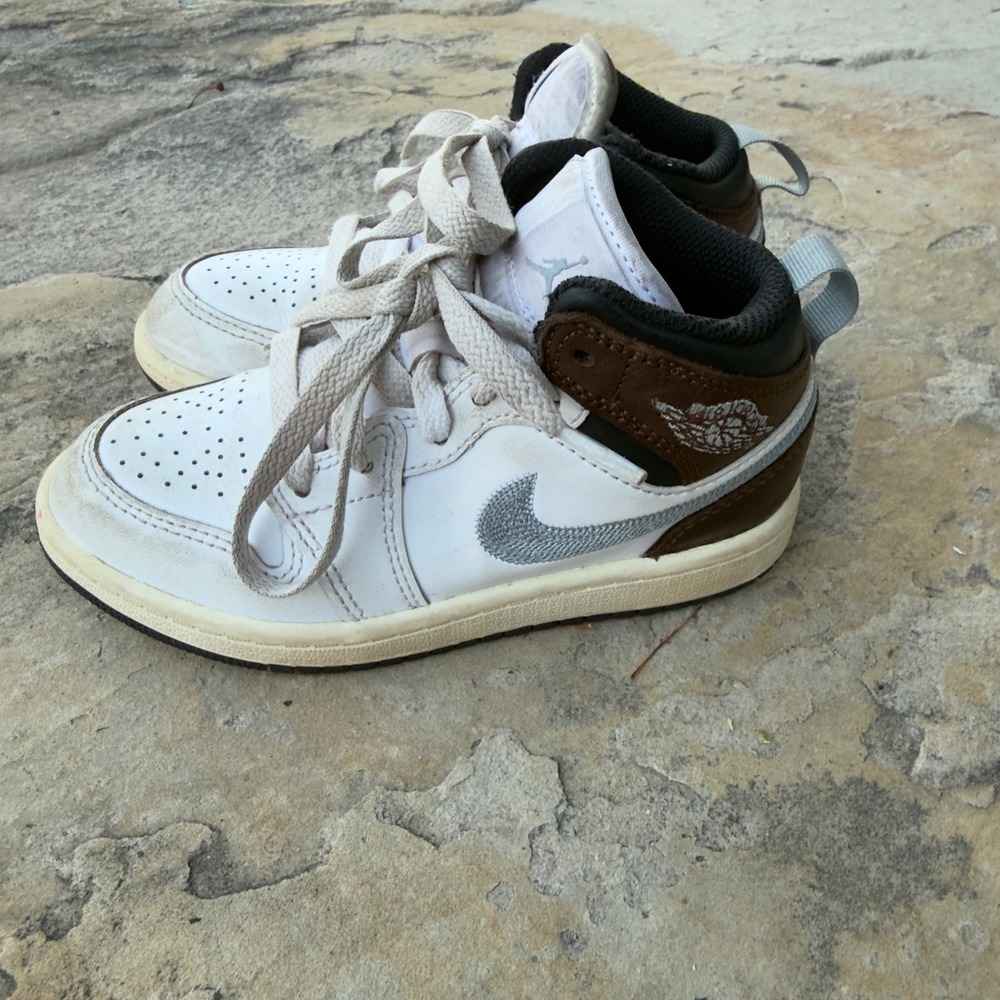 Jordan Air Jordan 1 Mid Basketball Shoes Kids 11C Brown White Lightweight